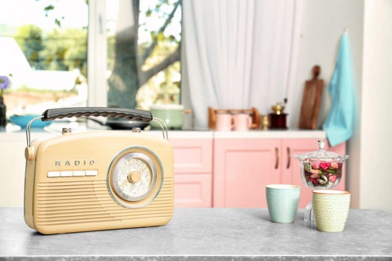 8 Best Small Radios for Kitchen [ 2022 Reviews ]